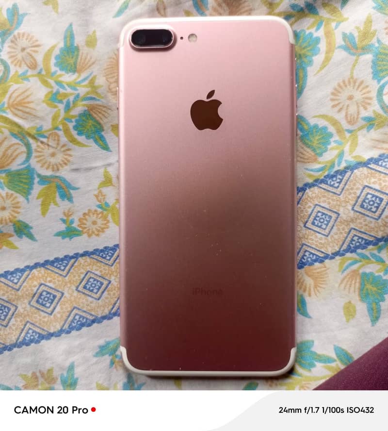 Apple iPhone 7 Plus 9