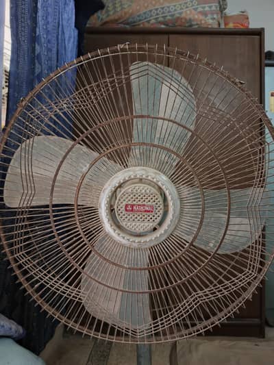 National pedestal fan