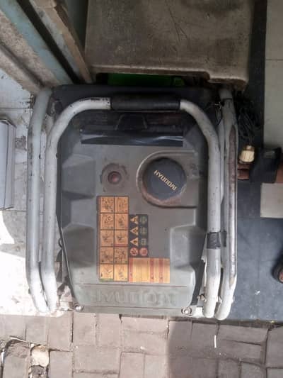 Hyundai 3.5KV Petrol + Gas Generator for Sale - Excellent Condition