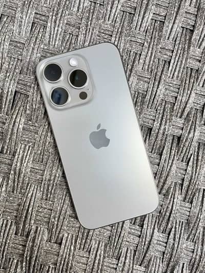 Apple iPhone 15 Pro jv