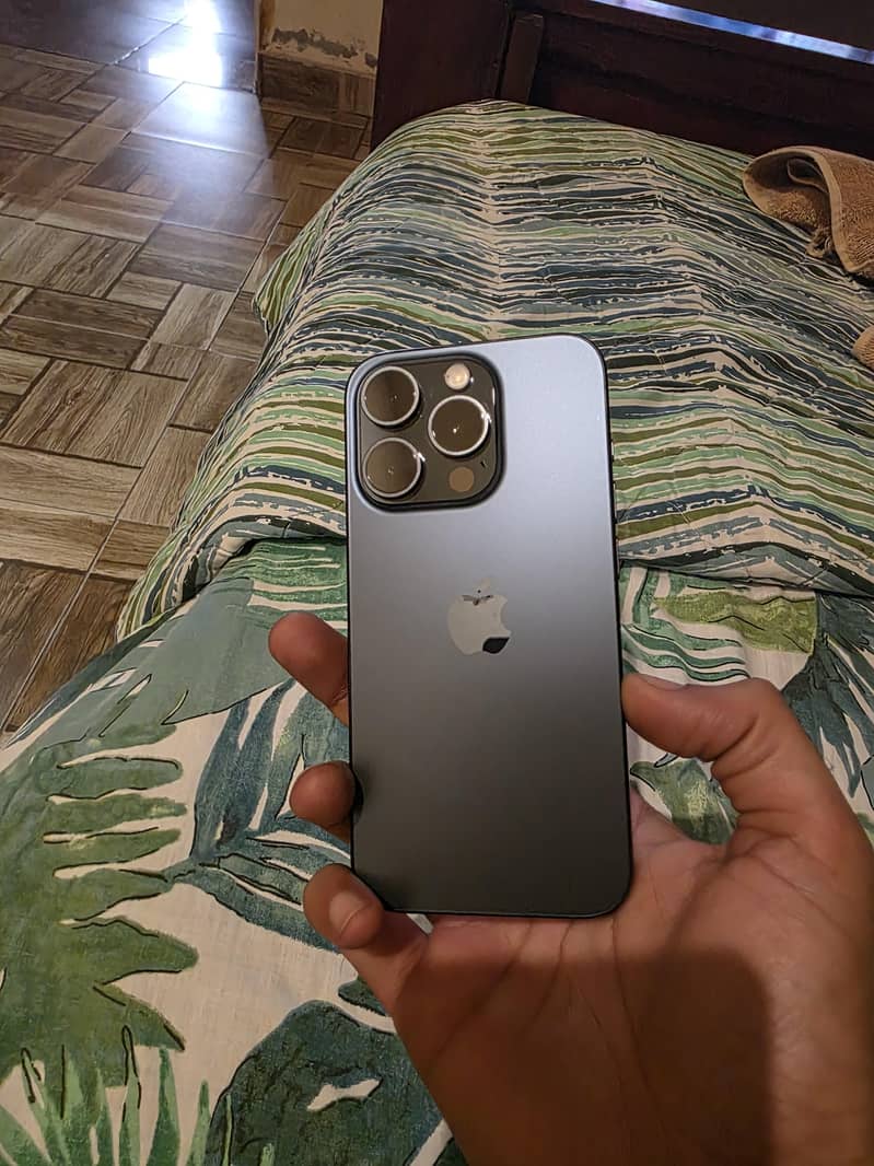 Apple iPhone 15 Pro 1
