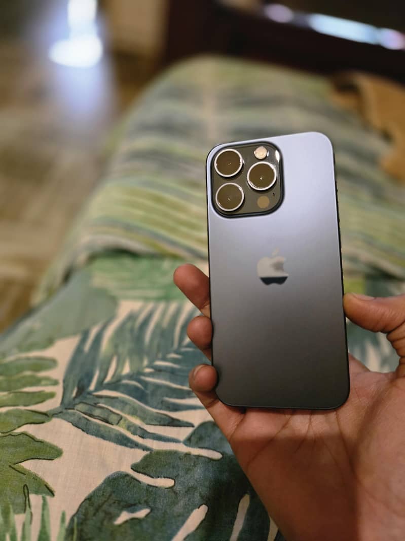 Apple iPhone 15 Pro 2