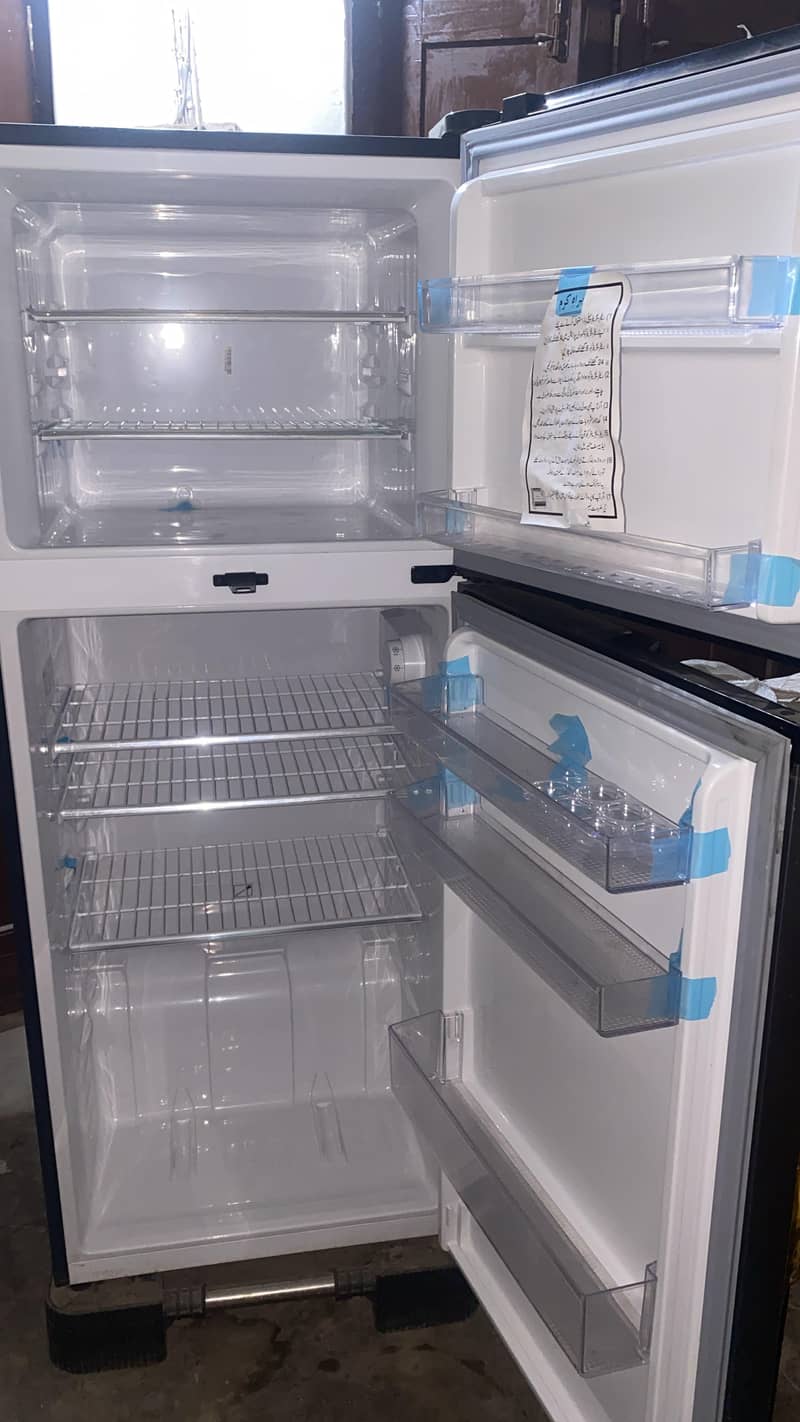 Refrigerator 0