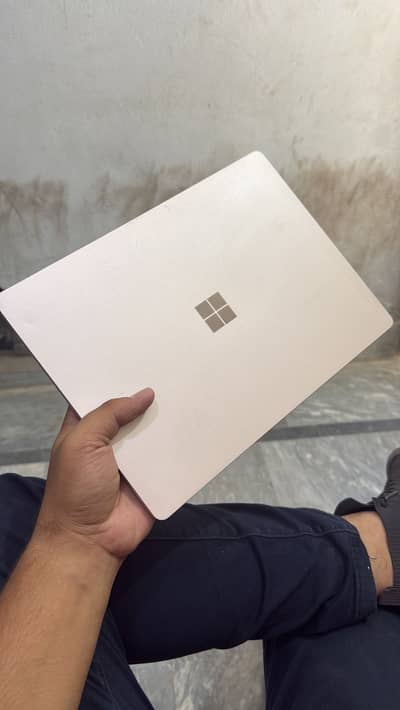 Microsoft Surface laptop go | Core i5-10 Gen | 4k tuch display