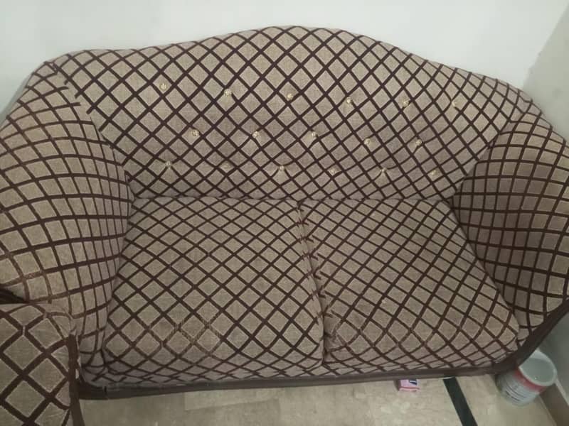 5 SEATER SOFA SET table 7