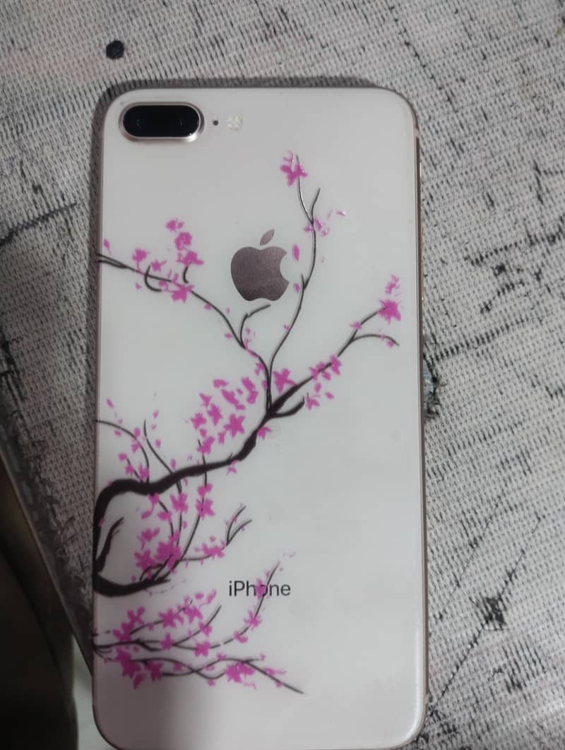 Apple iPhone 8 Plus 1