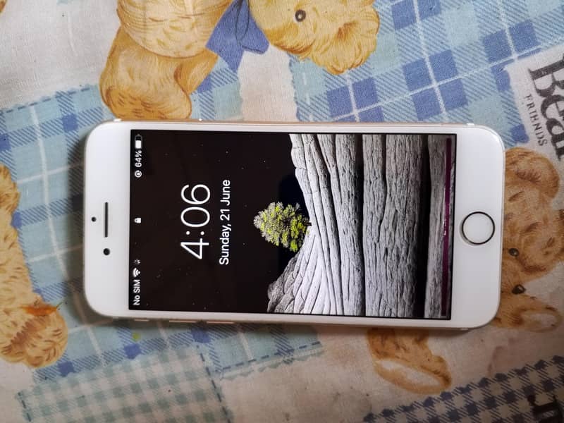 Apple iPhone 7 0