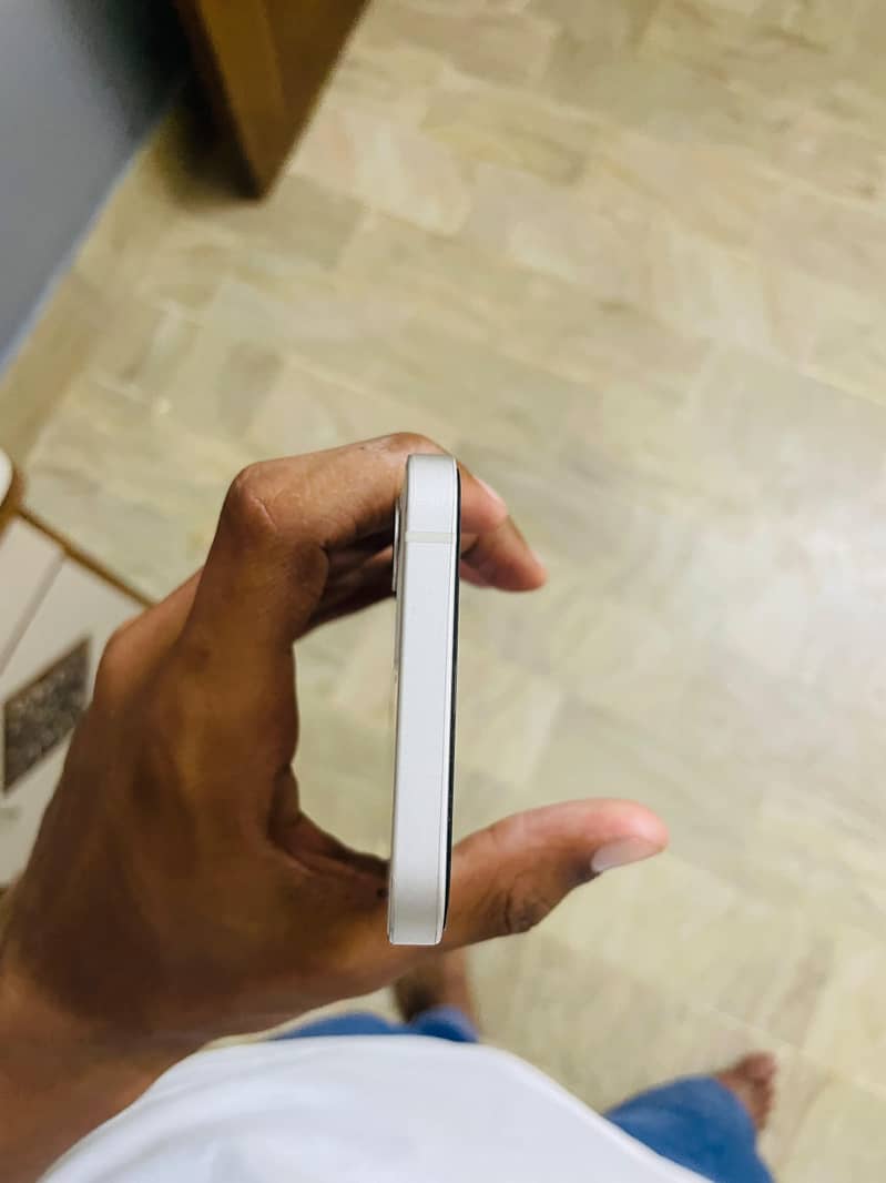 Apple iPhone 12 0
