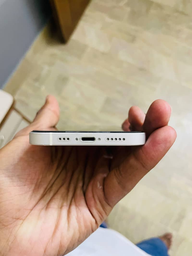 Apple iPhone 12 3