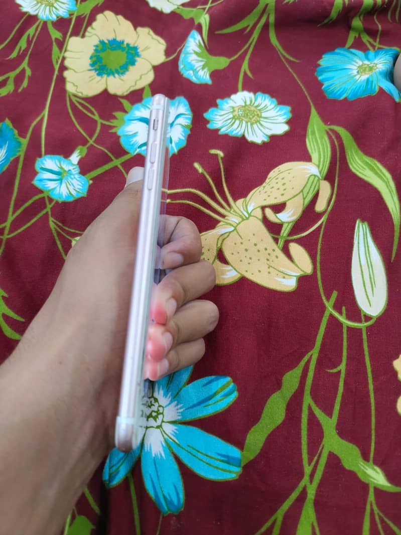 Apple iPhone 7 Plus 3
