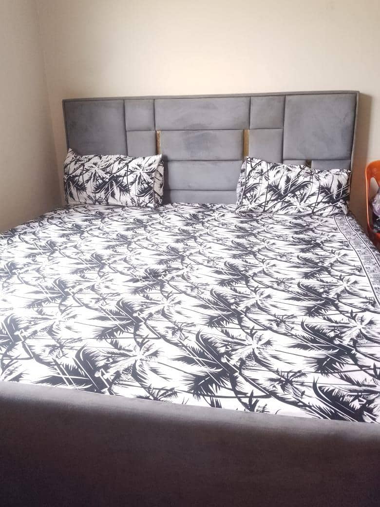 Double Bed 0