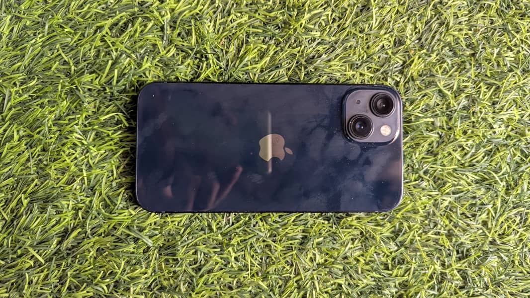 Apple iPhone 13 1
