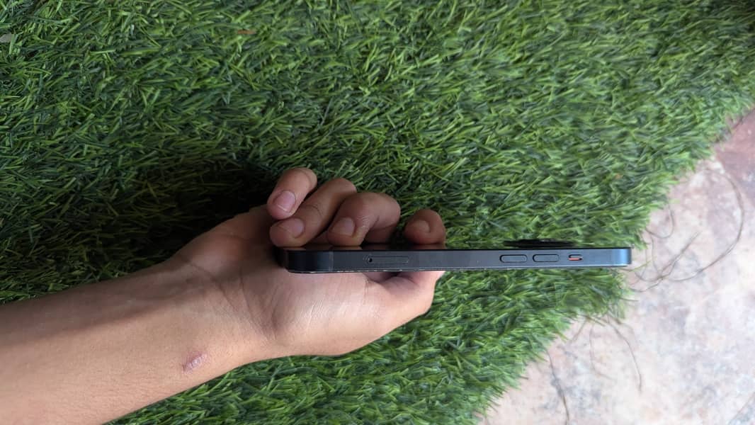 Apple iPhone 13 3