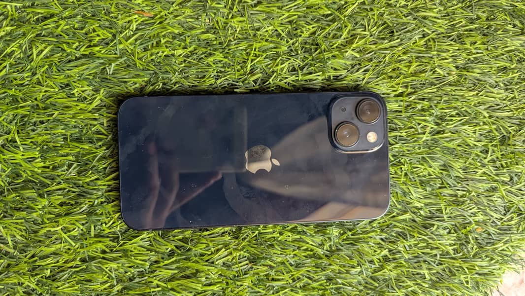 Apple iPhone 13 4