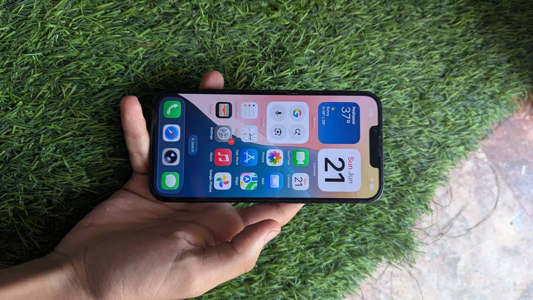 Apple iPhone 13 5