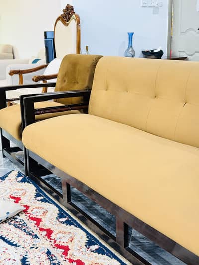 5 Seater Sofa Set Available