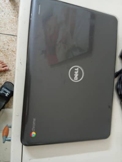 Chromebook so low price and with charger charges Chromebook