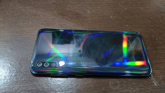 Samsung Mobile A70