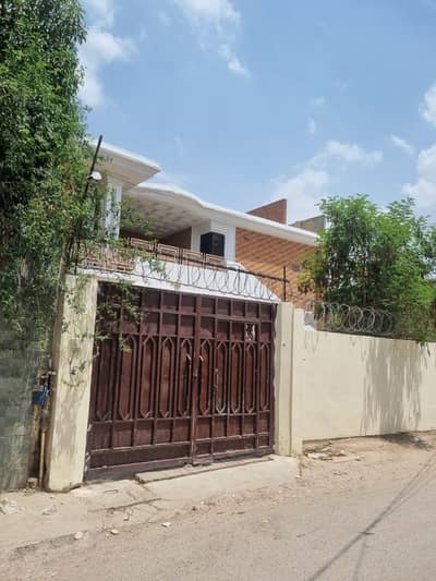A double storey house in Nukush Bund colony Rashidabad is for sale.