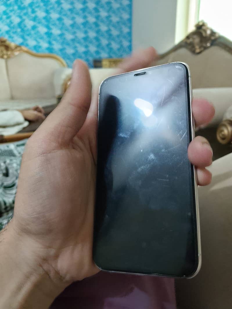 Apple iPhone 11 Pro 1