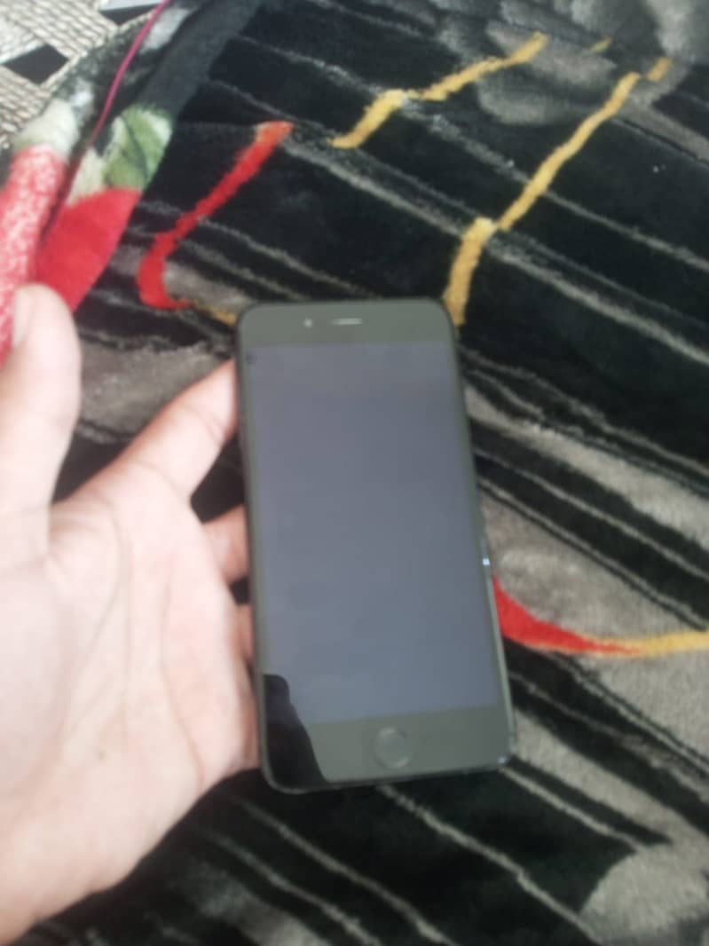 Apple iPhone 7 Plus 1