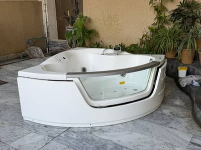 SSWW Jacuzzi for sale