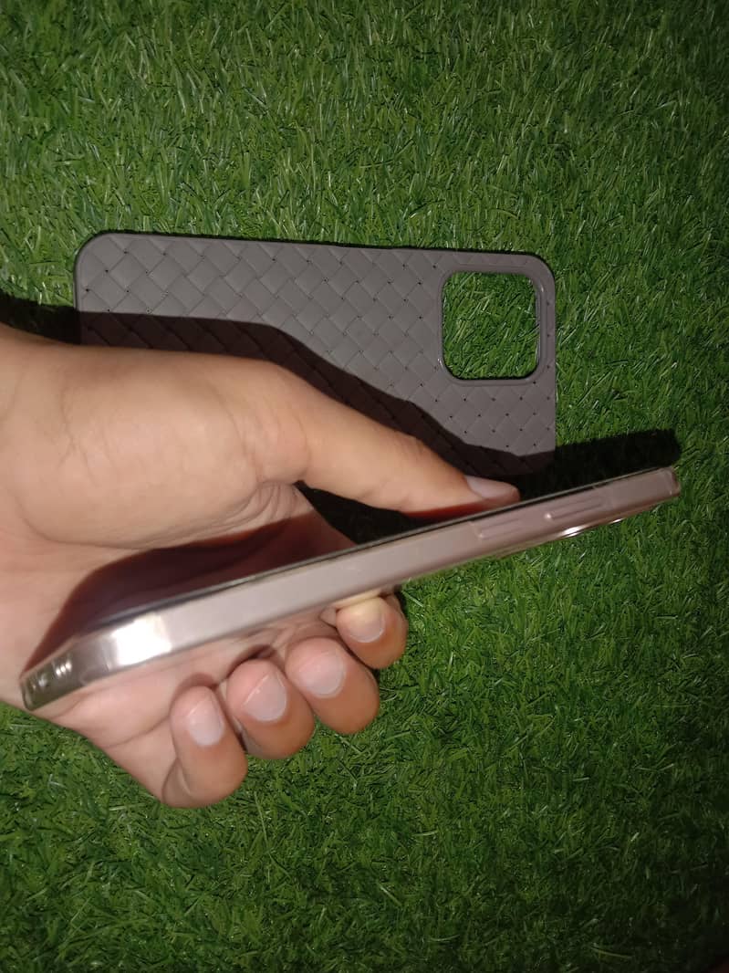 OPPO A6 5