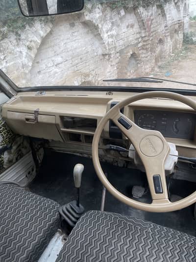 selling white suzki carry Van