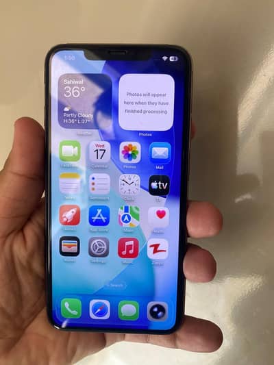 I phone 11 pro max 256 gb