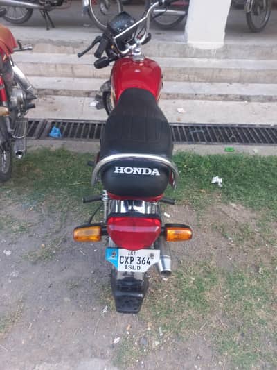 25 model united 70