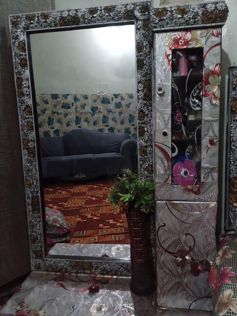 drasing with long mirror 1