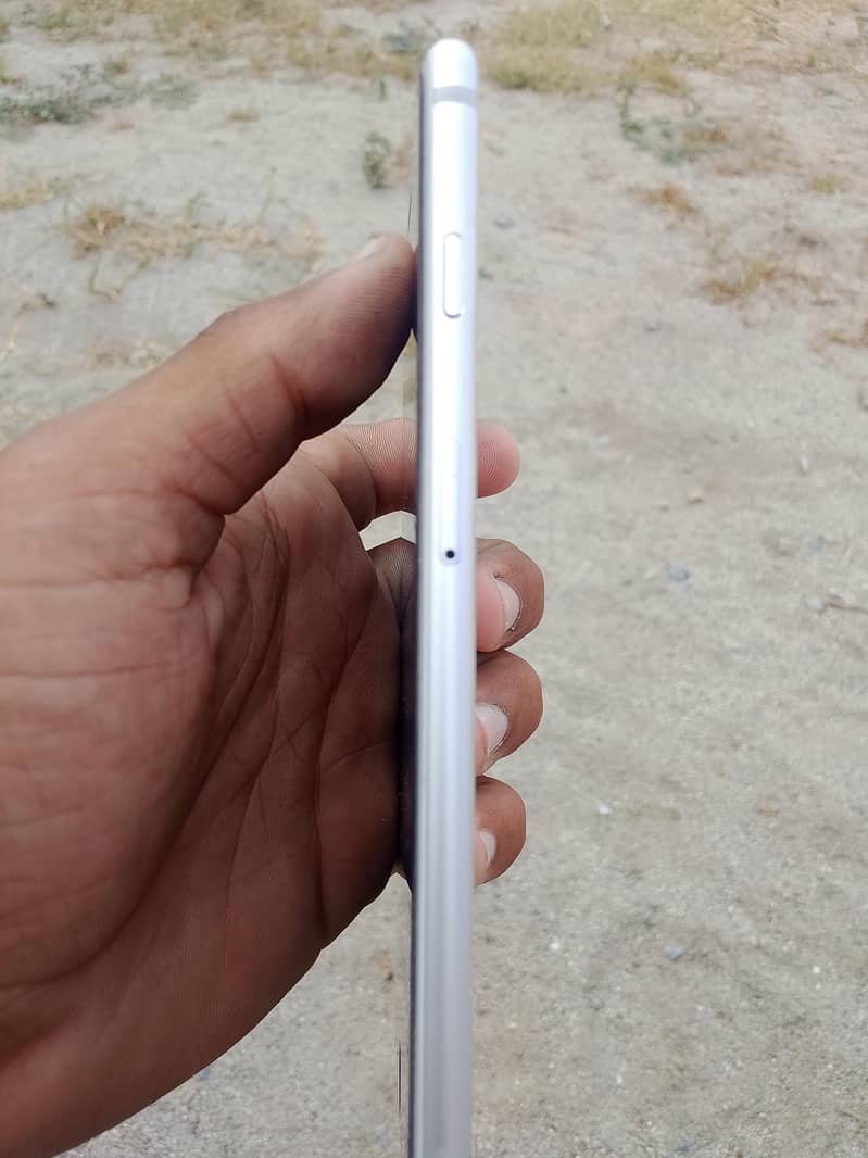 Apple iPhone 6 Plus 3