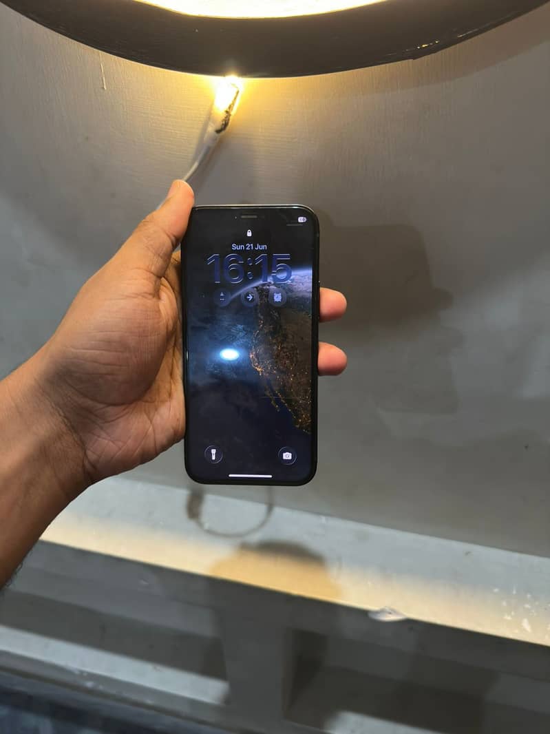 Apple iPhone 12 4