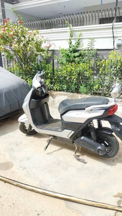 Metro T9 Electric Scooty – Urgent Sale