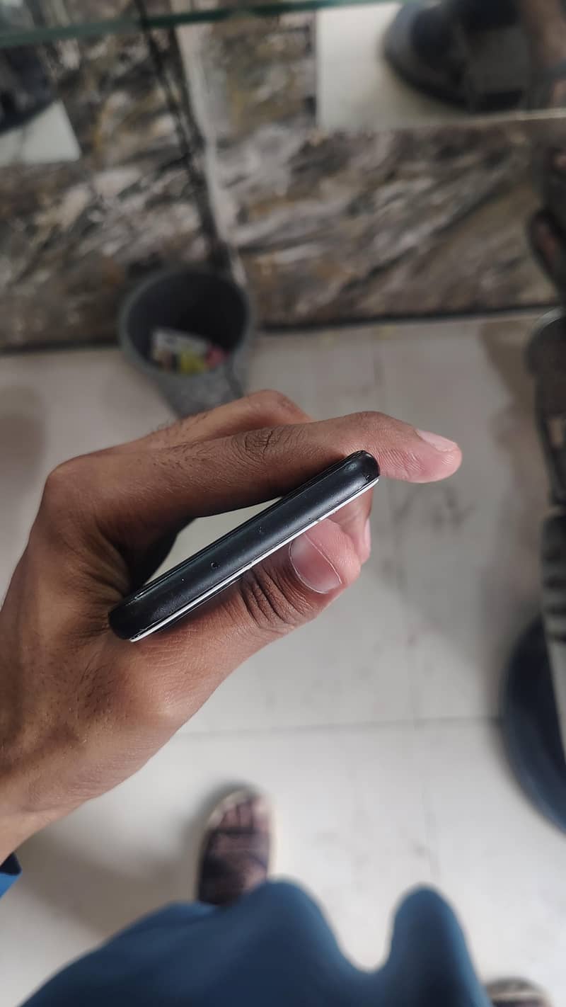 Google Pixel 4 3