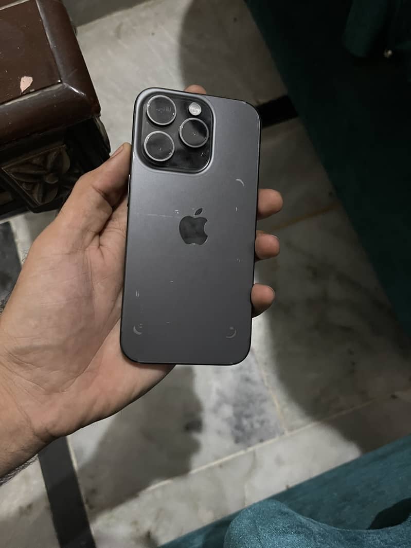 Apple iPhone 15 Pro 0