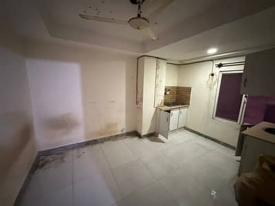 Studio Unfurnished Appartment Available for rent in E11 2