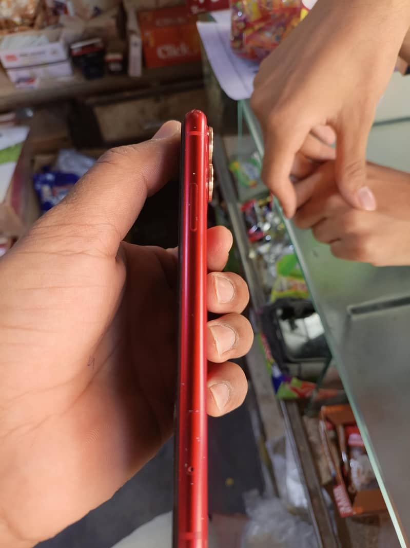 Apple iPhone 11 0