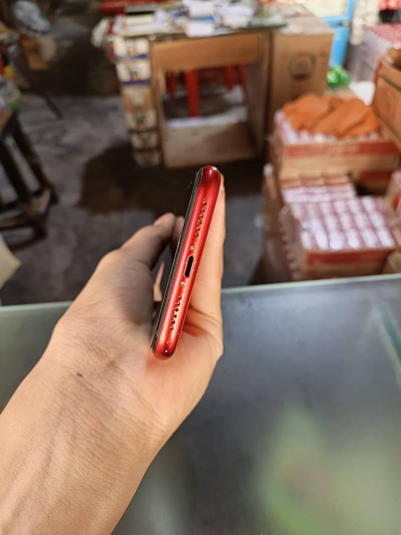 Apple iPhone 11 3