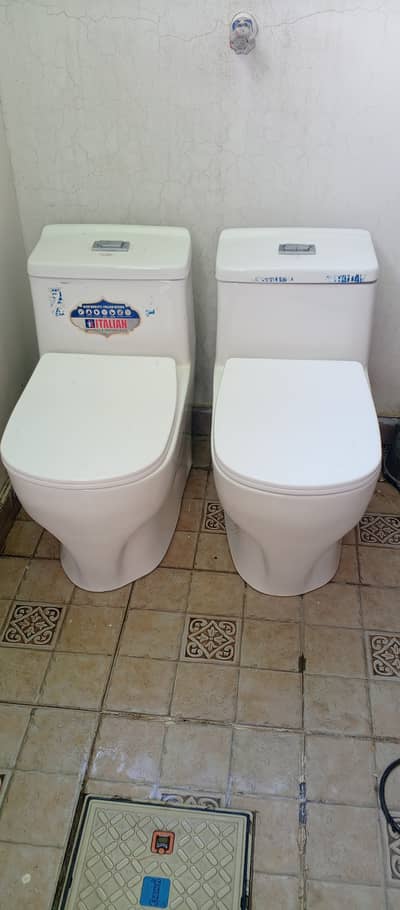 Brand New Commode English seats 2x