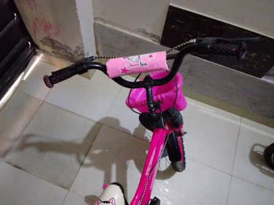 girls cycle