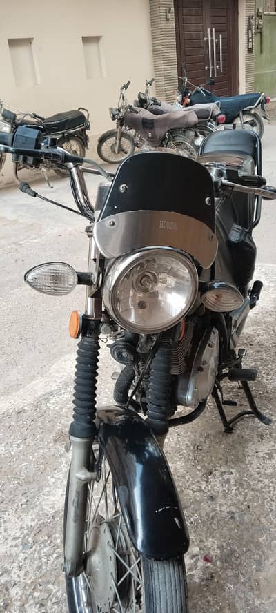 Suzuki gs150 2015