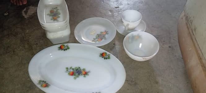 Marbel Dinner set 72 pieces urgent sale