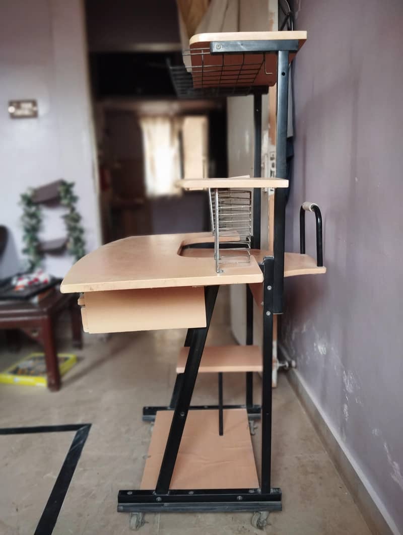 Study Table/Computer Table for sale 12