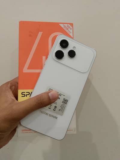 TECNO SPARK 40. . . (COMPLETE BOX)