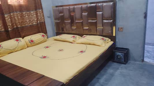(Complete Bedroom Set for Sale Bed, Wardrobe, Showcase , Side Takes )