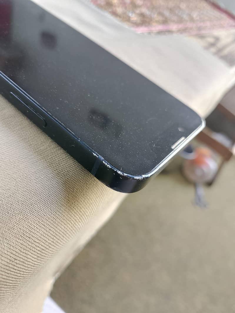 Apple iPhone 13 mini 1
