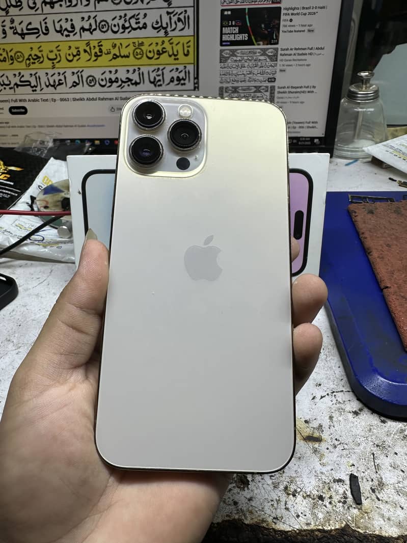 Apple 4