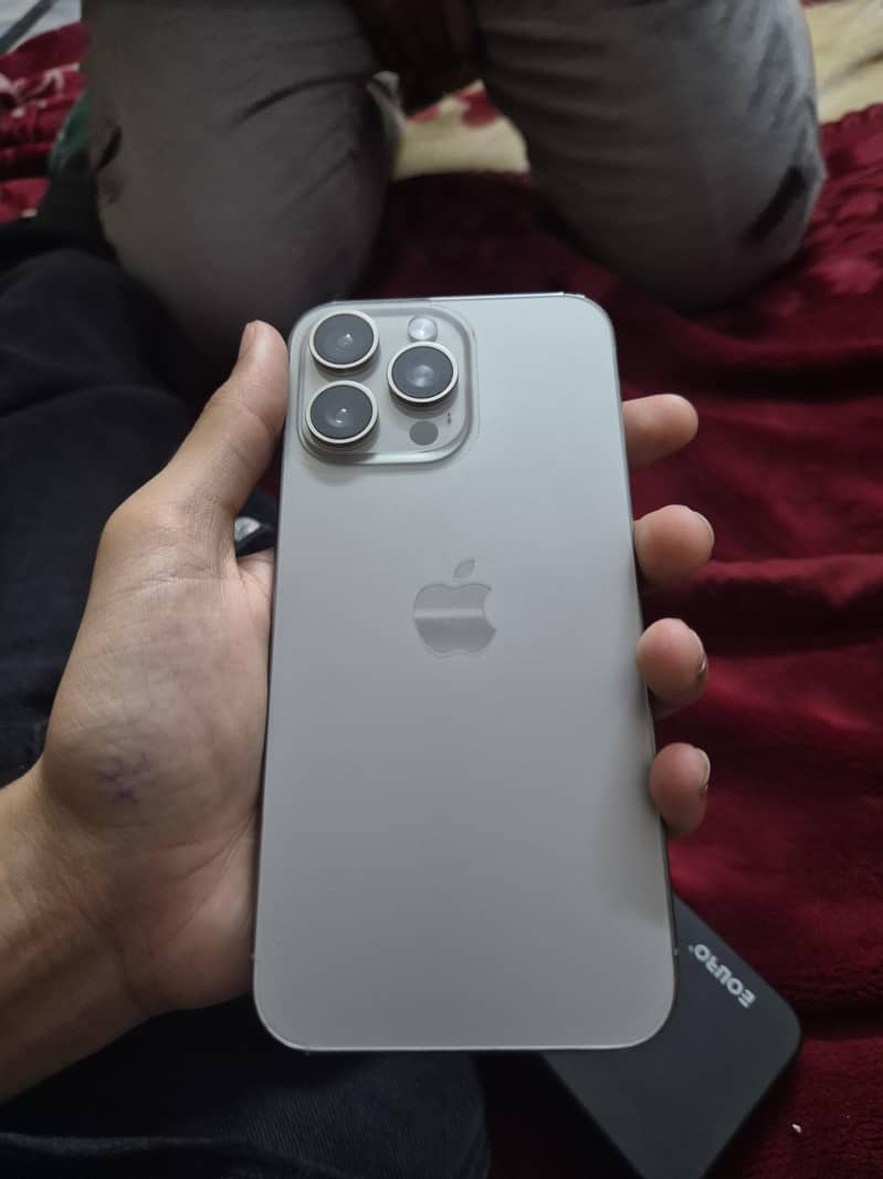 iPhone 15 Pro Max 0