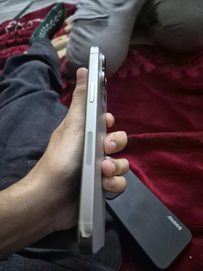 iPhone 15 Pro Max 1